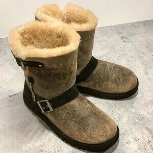 UGG Dylan Classic Short Boots Shearling Distressed Leather Black Tan Size 9